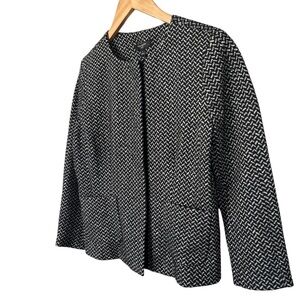 NWT! ANN TAYLOR PETITE Cropped Black & White Chevron Blazer, SP